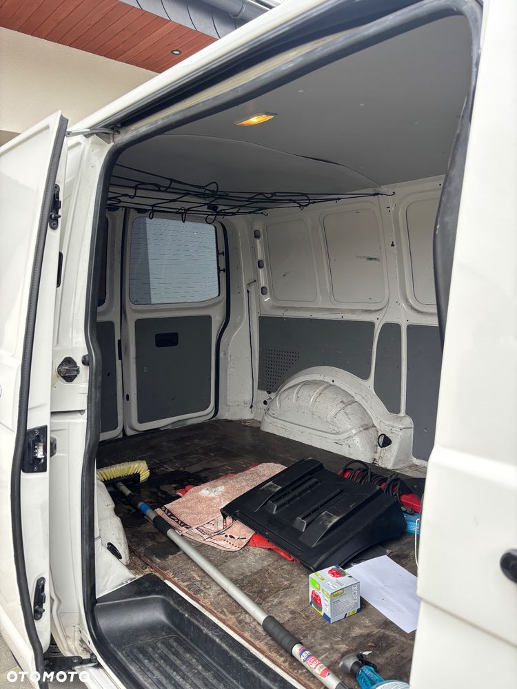 Volkswagen Transporter - 5