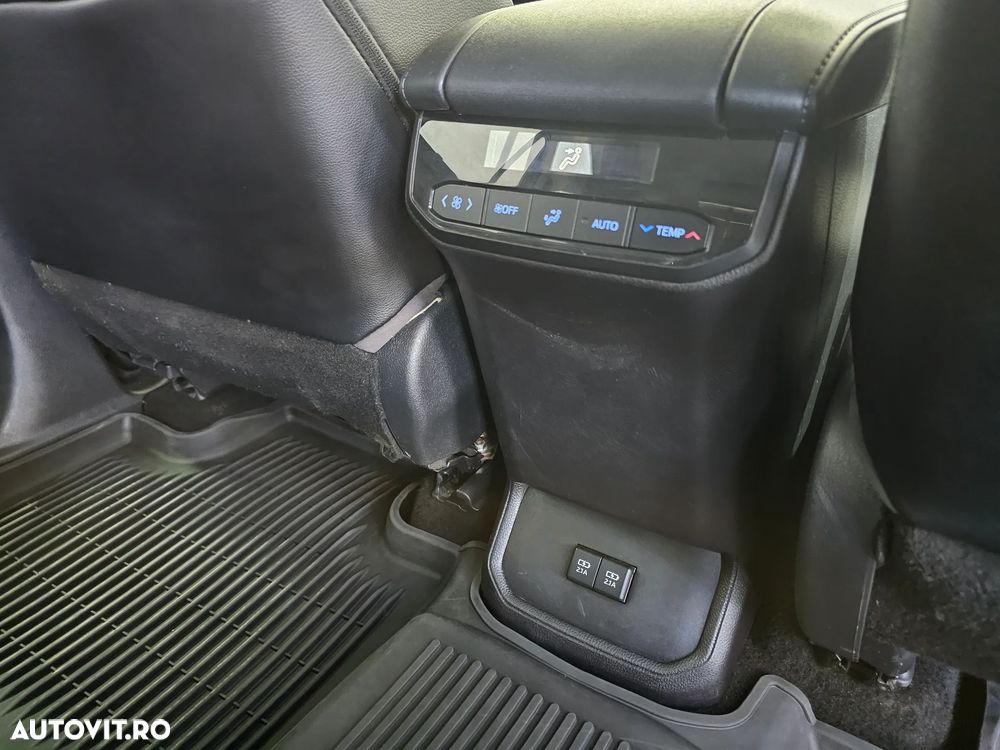 Toyota Highlander 2.5 L Dynamic Force 248CP Executive Metallic - 40