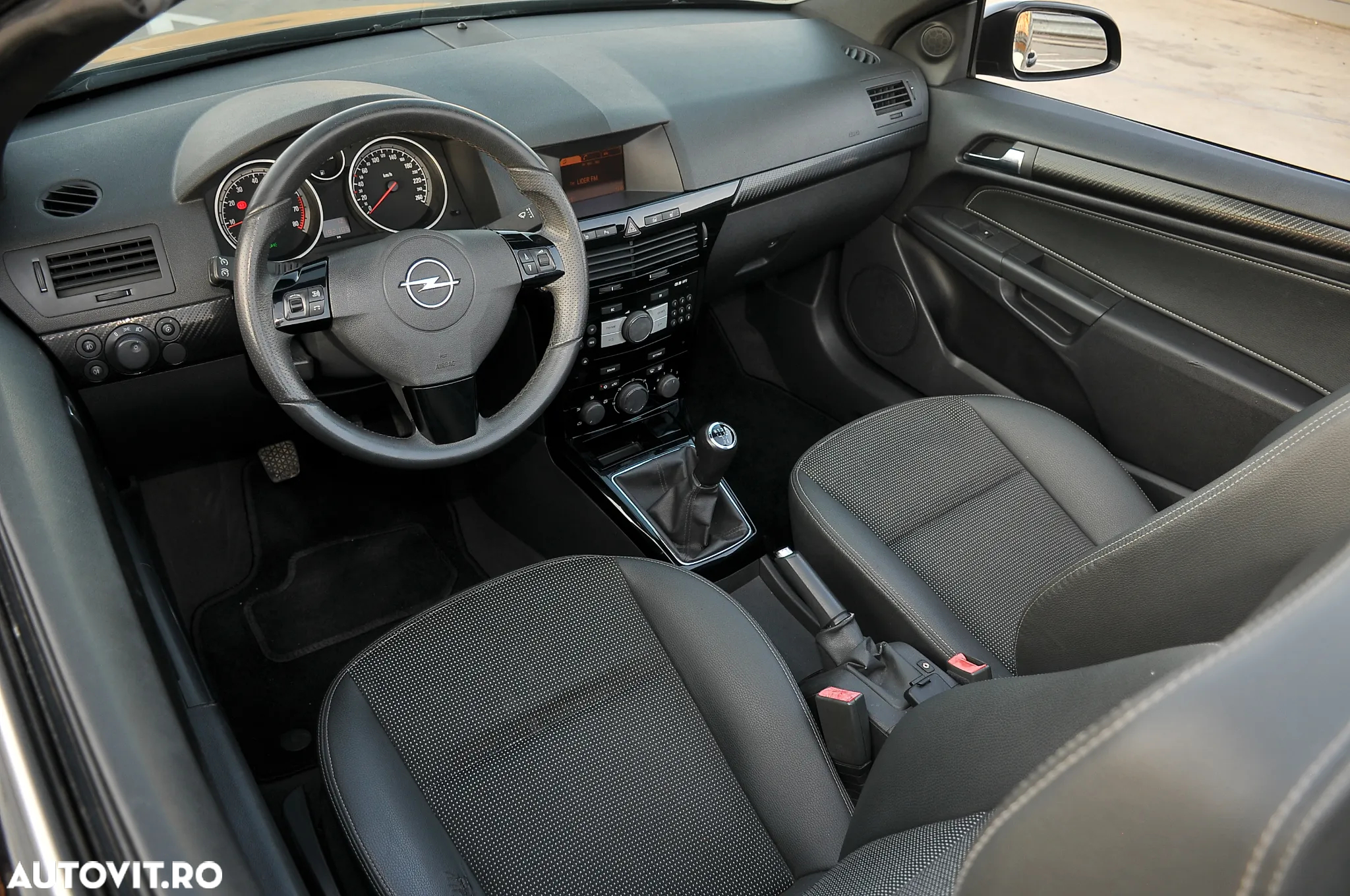 Opel Astra Twin Top 1.8 Cosmo - 4