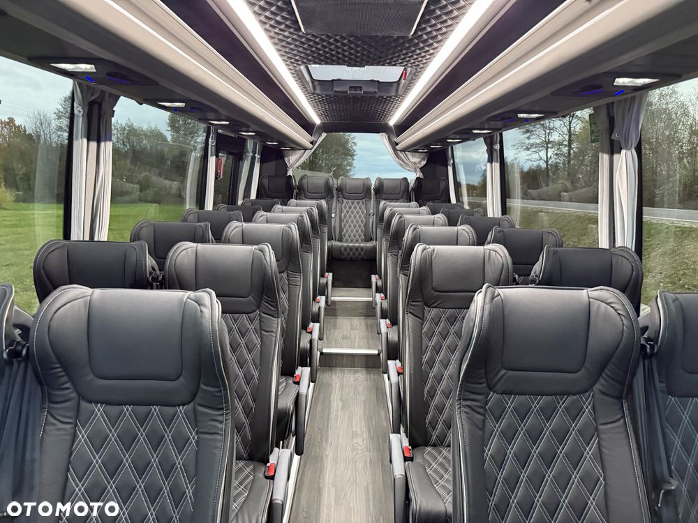 Mercedes-Benz Sprinter 519 - 38