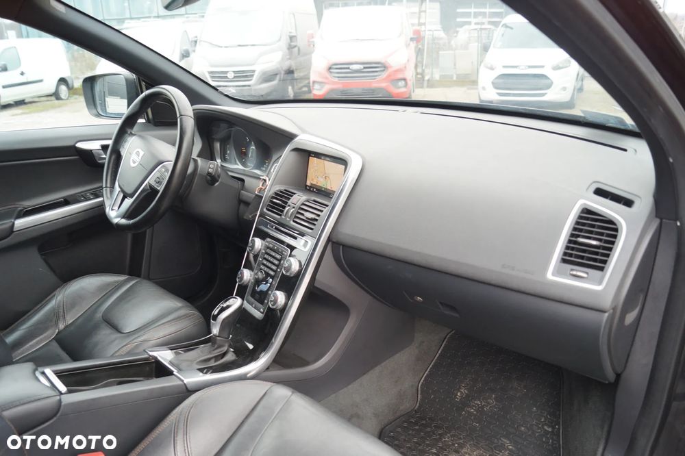 Volvo XC 60 D3 Drive-E Momentum - 23