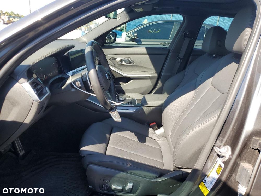 BMW Seria 3 330i xDrive M Sport sport - 7