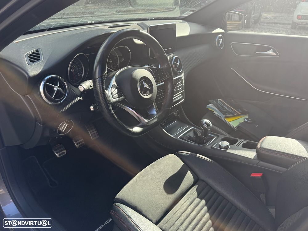Mercedes-Benz A 180 d AMG Line - 4