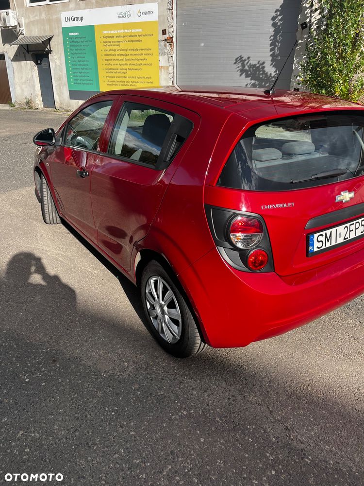 Chevrolet Aveo 2011 photo 3