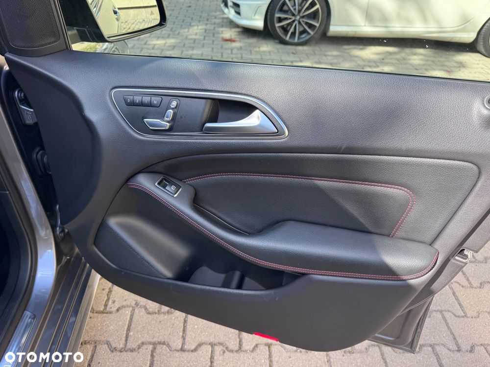 Mercedes-Benz Klasa B 220 (CDI) d 4Matic 7G-DCT AMG Line - 34