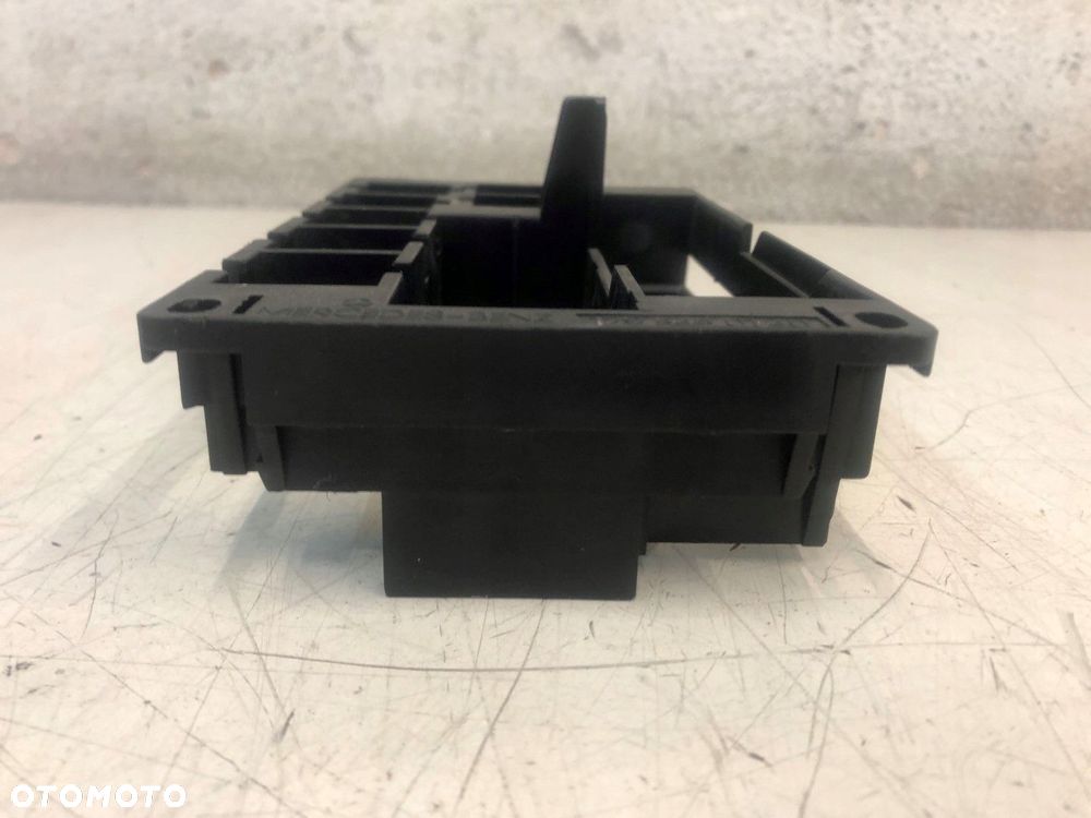 podstawa skrzynki bezpieczników mercedes r129 a245 - 4