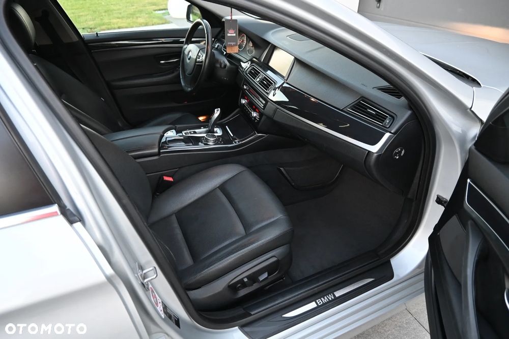 BMW Seria 5 525d - 19
