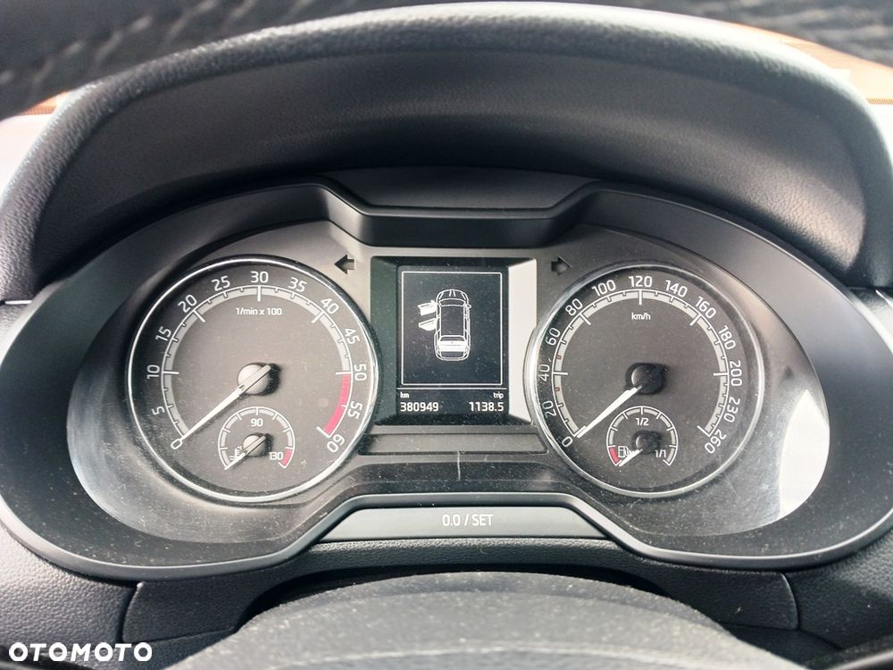 Skoda Octavia 1.6 TDI SCR Clever - 4