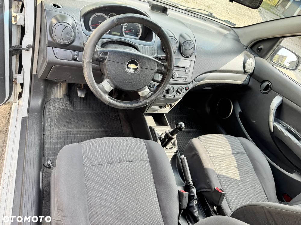 Chevrolet Aveo 1.2 16V Base / Classic - 15
