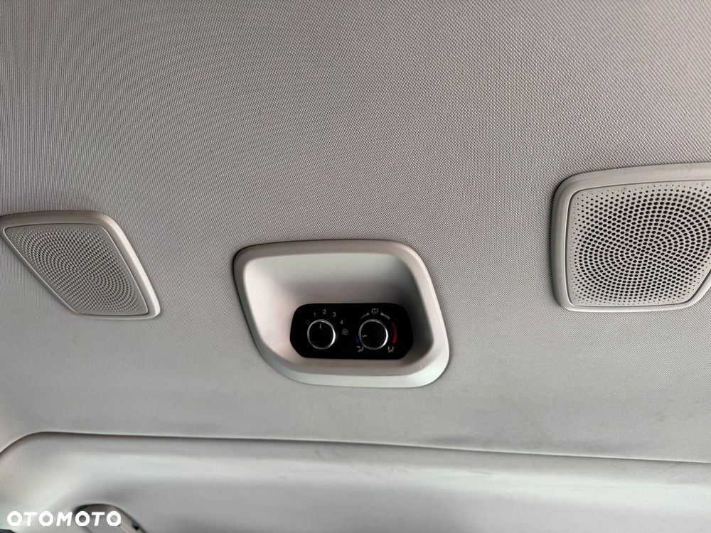 Ford Tourneo Custom - 10