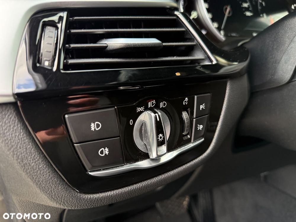 BMW Seria 5 - 36