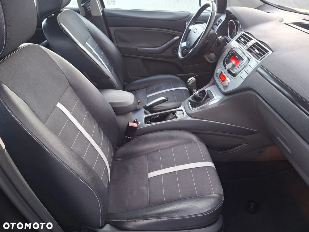 Ford Kuga 2.0 TDCi 4x4 Trend - 28