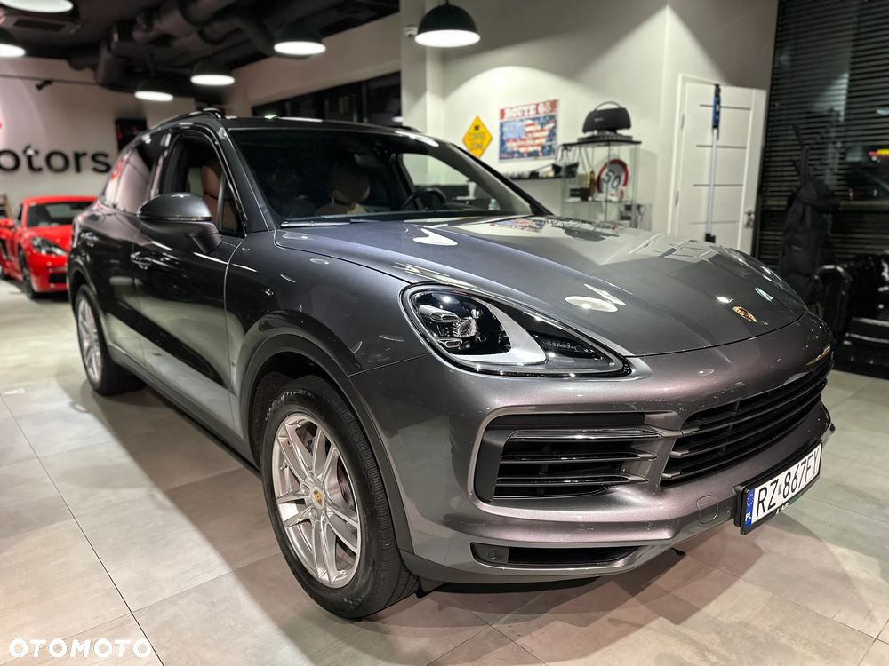 Porsche Cayenne - 2
