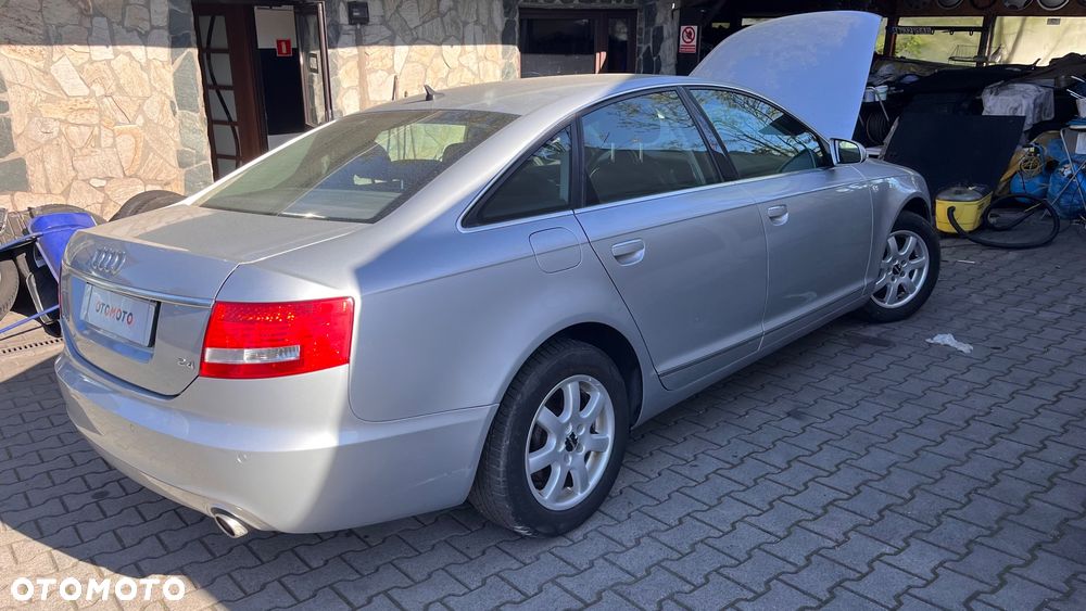 Audi A6 Limousine 2.4 - 16