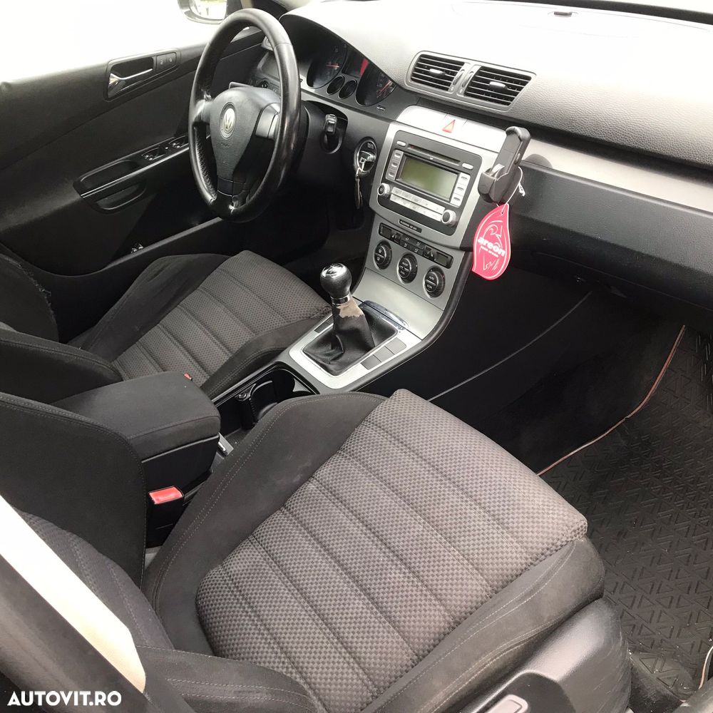 Volkswagen Passat 2.0 TDI Trendline - 17