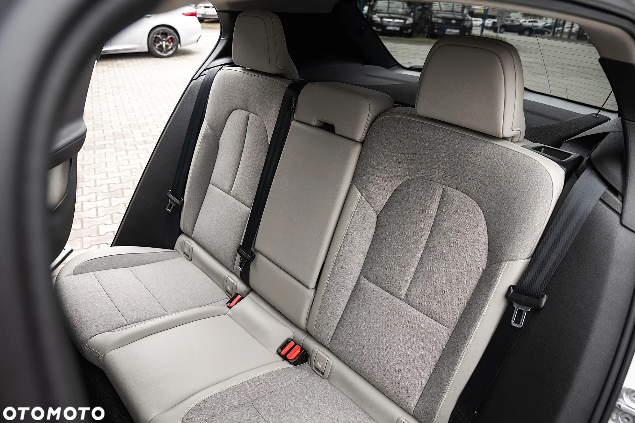 Volvo XC 40 T3 Momentum Pro - 26