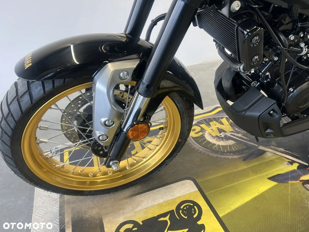 Yamaha XSR - 9