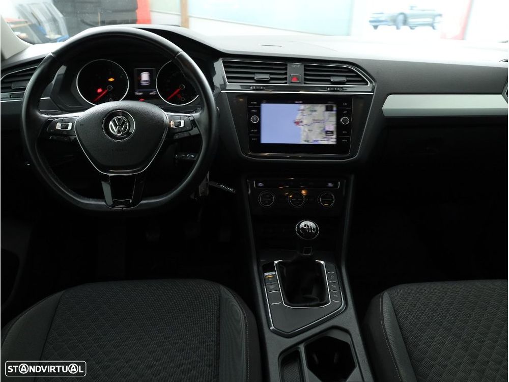 VW Tiguan 1.6 TDI Confortline - 18