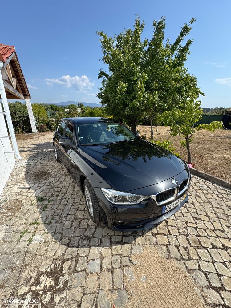 BMW 320 d Line Luxury Auto - 2
