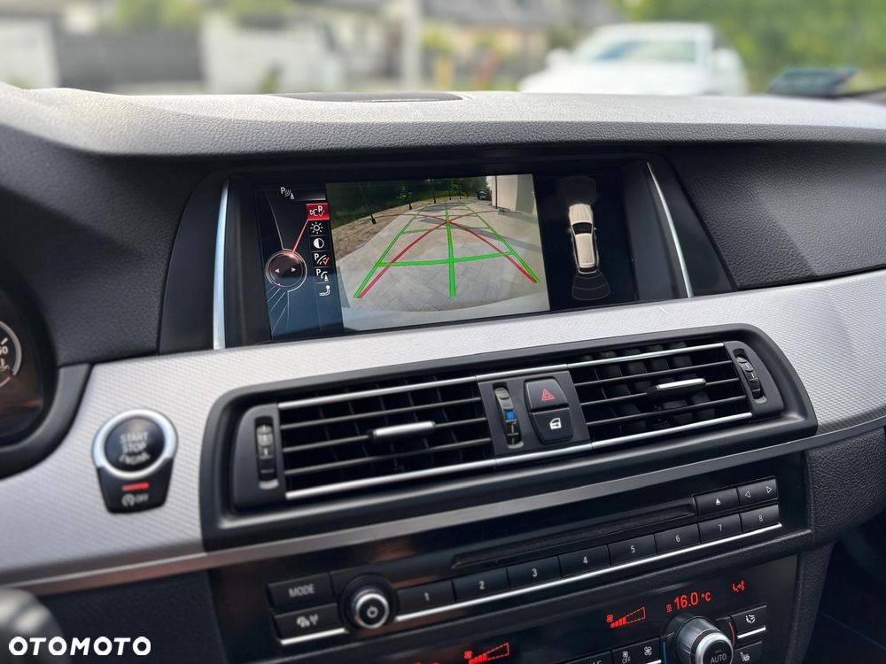 BMW Seria 5 520d M Sport - 34