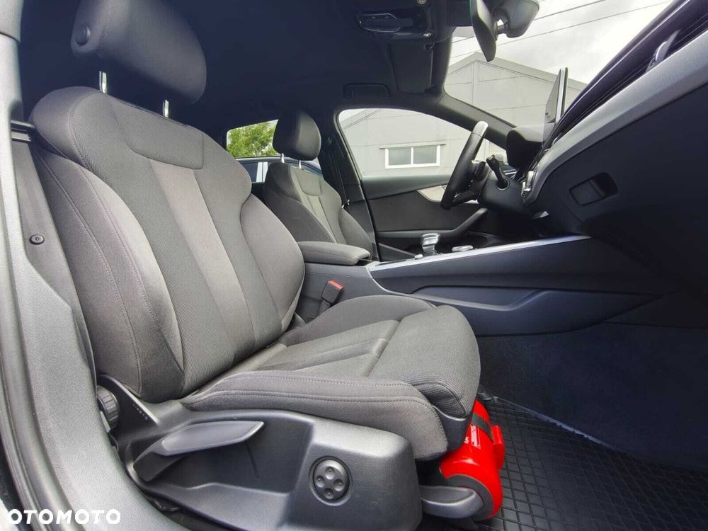 Audi A4 Avant 35 TFSI Sport S tronic - 18
