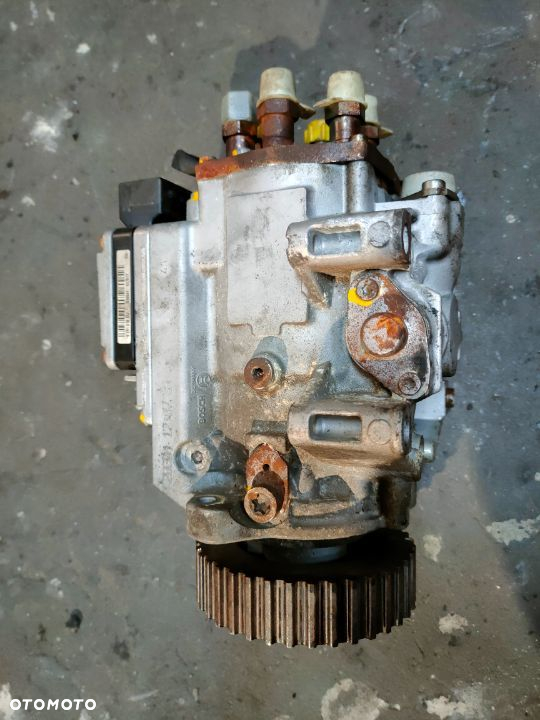 Pompa paliwa Audi A4 B6     2,5d