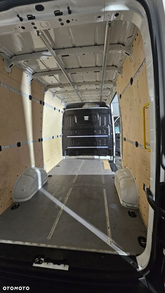 Volkswagen Crafter - 4