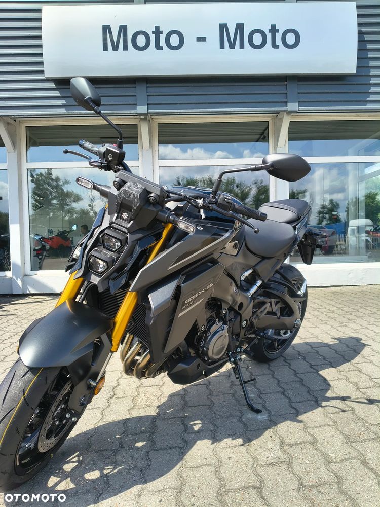 Suzuki GSX - 3