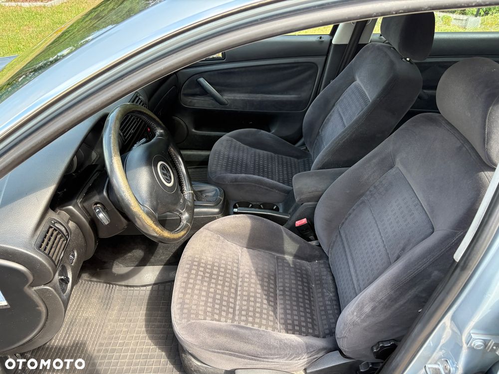 Volkswagen Passat - 17