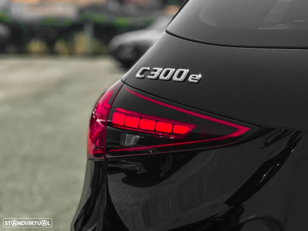 Mercedes-Benz C 300 e T 9G-TRONIC Avantgarde - 4