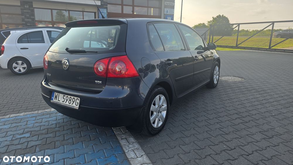 Volkswagen Golf - 5