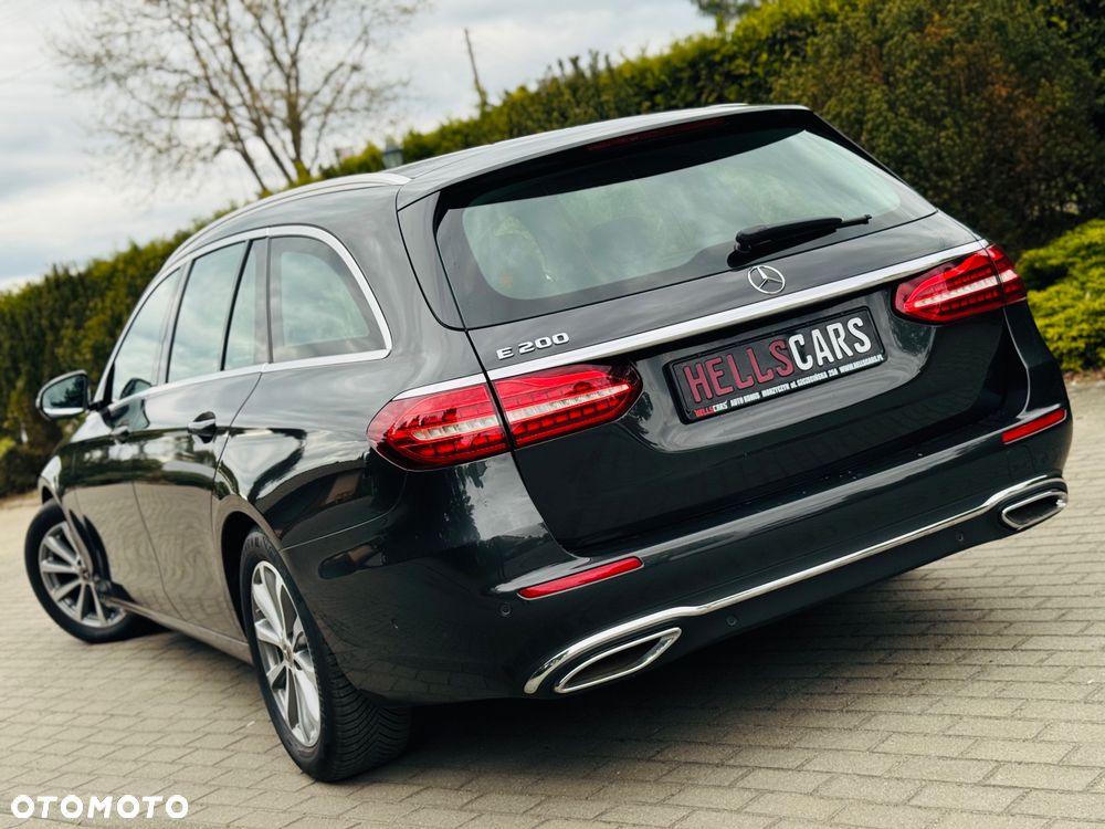 Mercedes-Benz Klasa E 200 9G-TRONIC Exclusive - 15