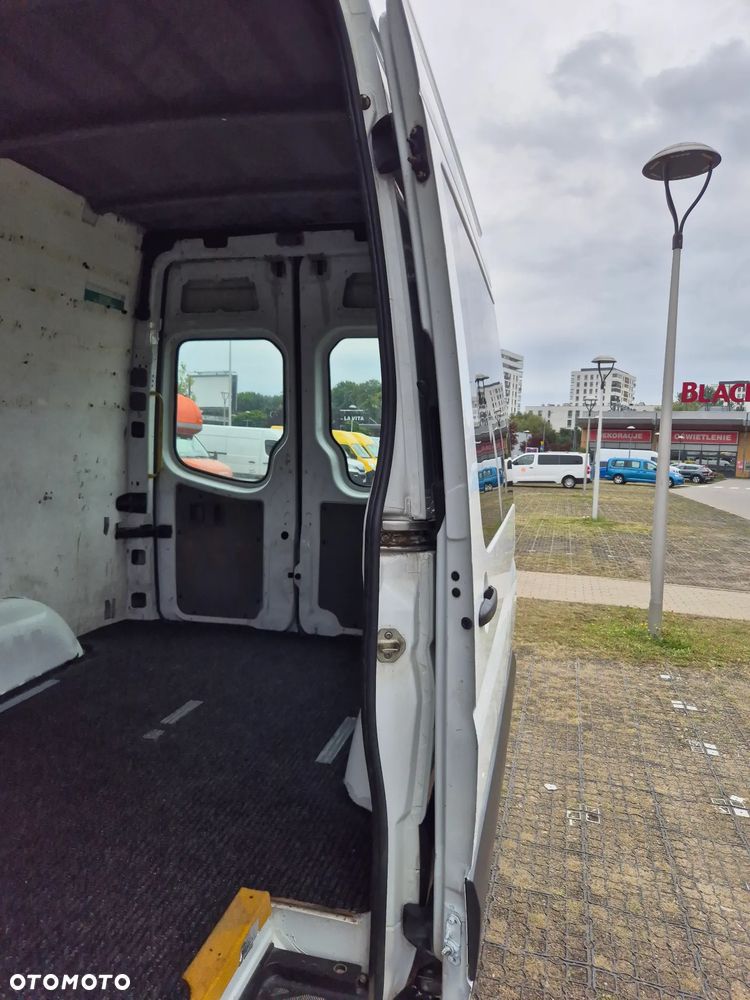 Mercedes-Benz Sprinter - 37