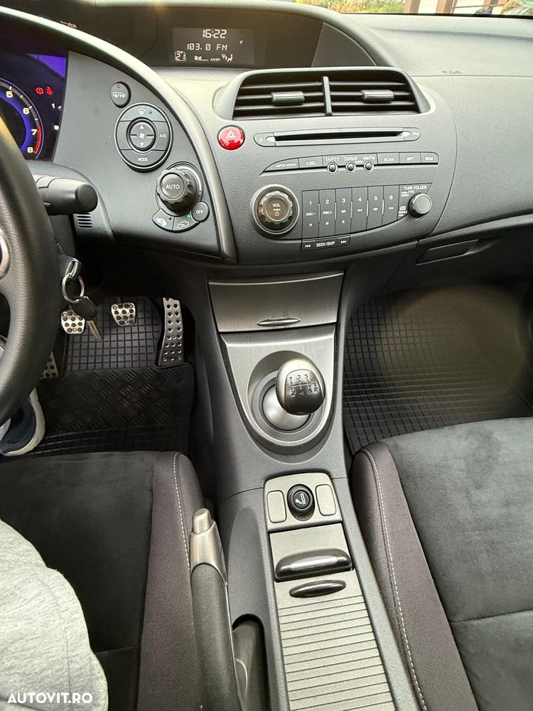 Honda Civic 1.8i-VTEC Sport - 26