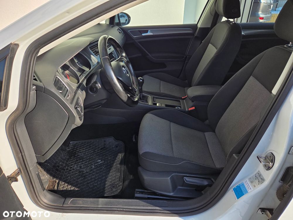 Volkswagen Golf - 8