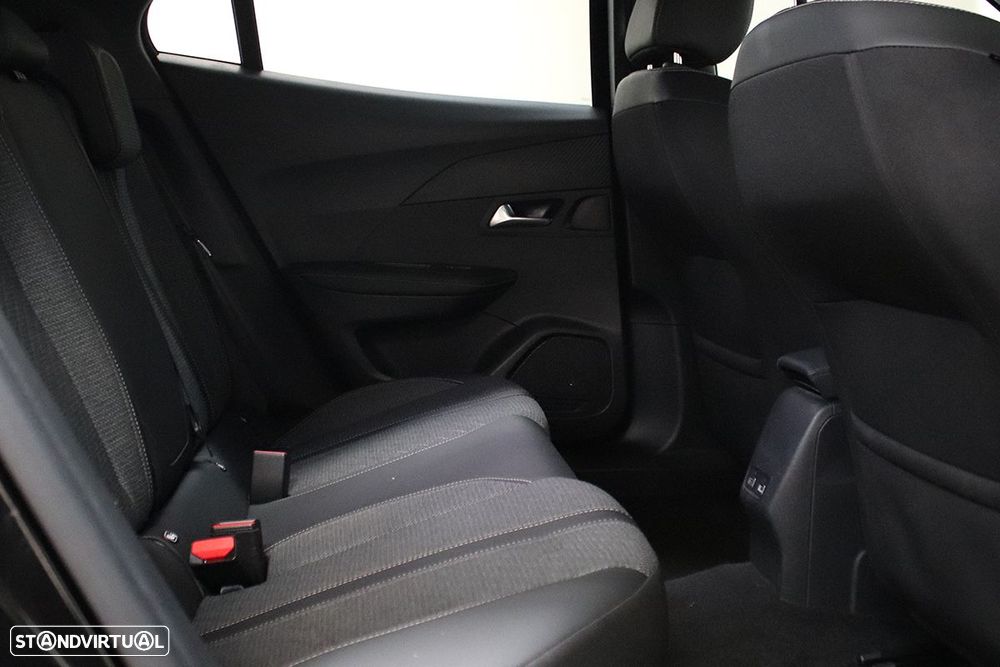 Peugeot 2008 1.2 PureTech Allure - 20
