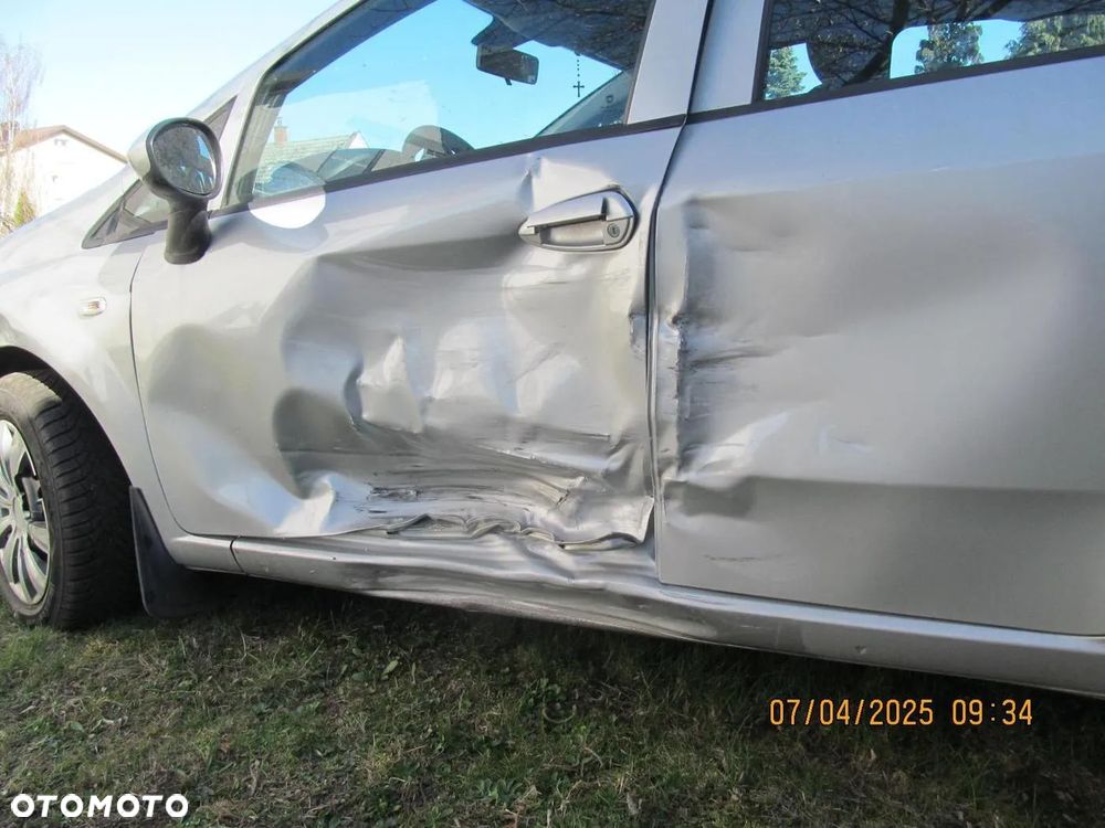 Fiat Punto 1.4 Easy Pakiet Easy Plus S&S - 11