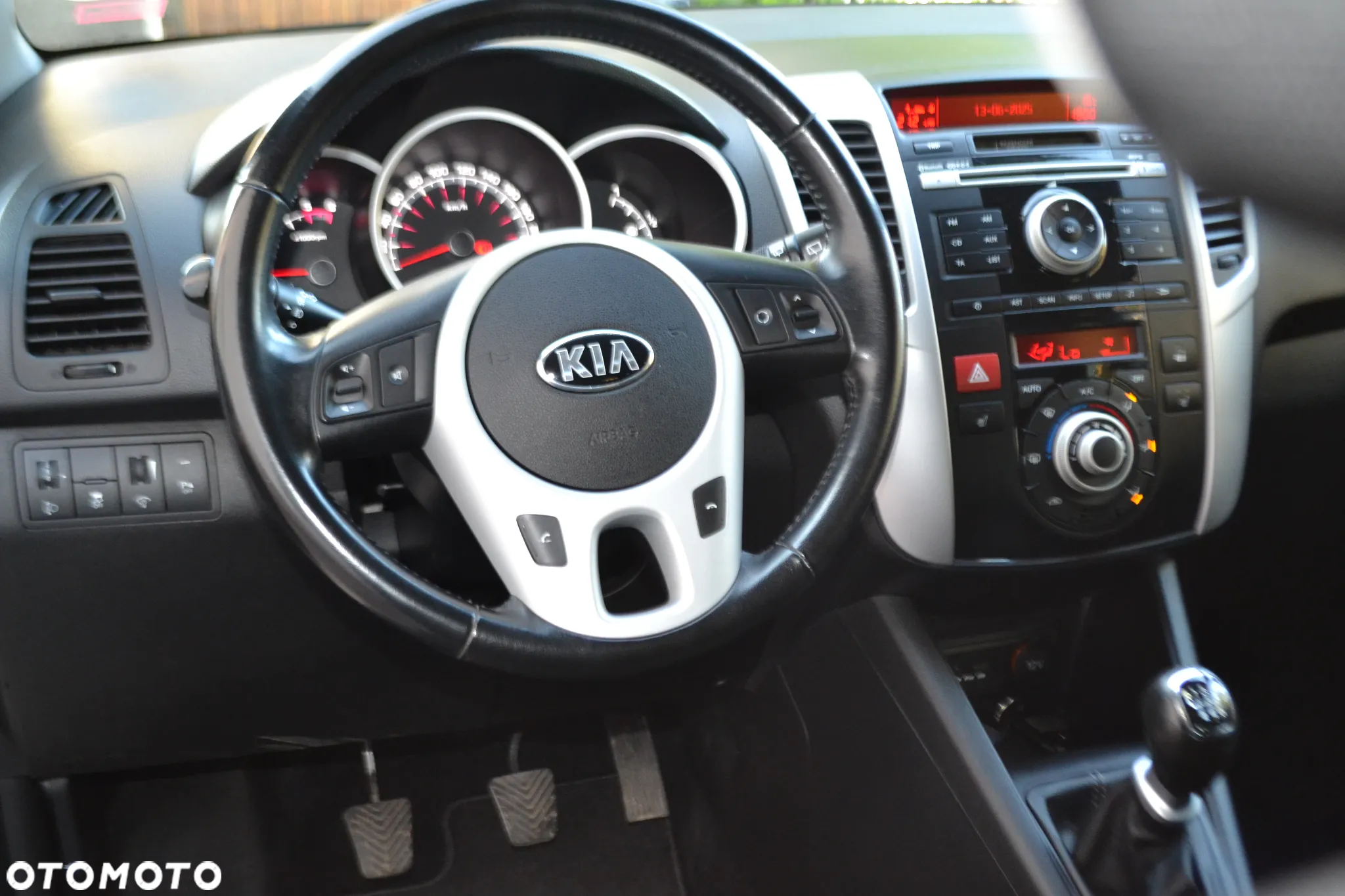 Kia Venga 1.6 CRDi 128 Fifa World Cup Edition - 17