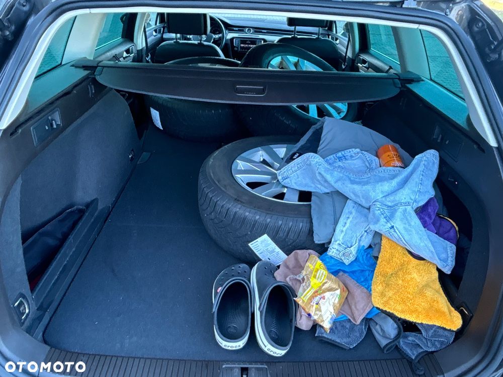 Volkswagen Passat 2.0 TDI BMT Highline - 32