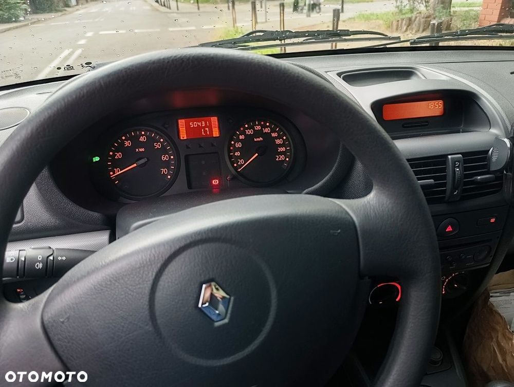 Renault Clio - 11