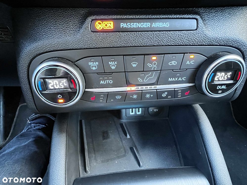 Ford Focus 2.0 EcoBlue STart-Stopp-System ST-LINE X - 16