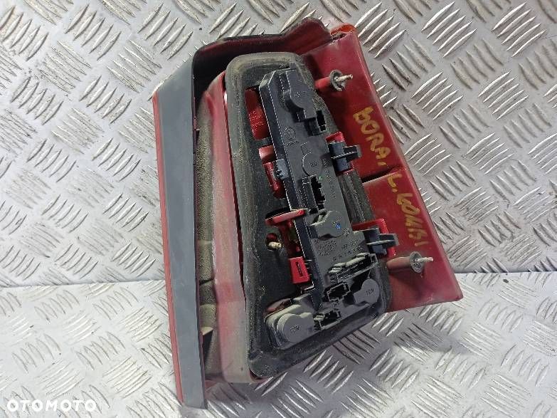 LAMPA LEWA TYLNA VOLKSWAGEN BORA KOMBI - 2