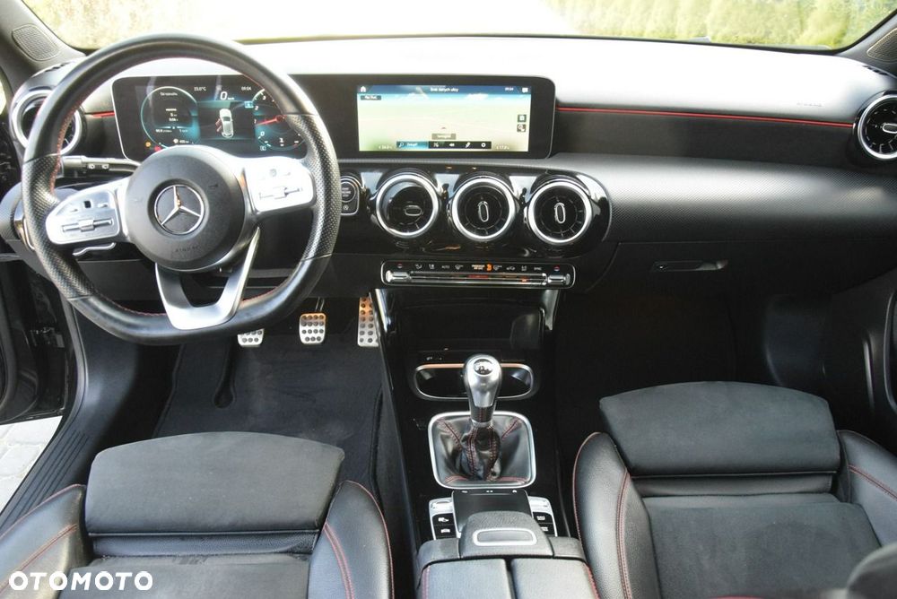Mercedes-Benz Klasa A 180 AMG Line - 33