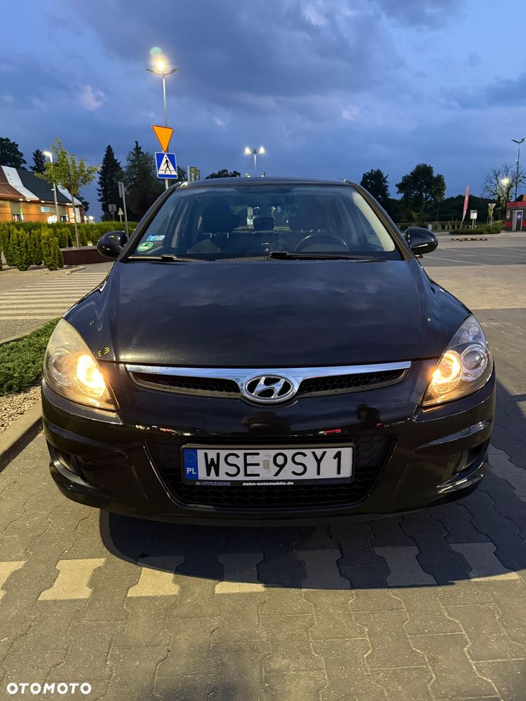 Hyundai i30 1.4 Base + - 1