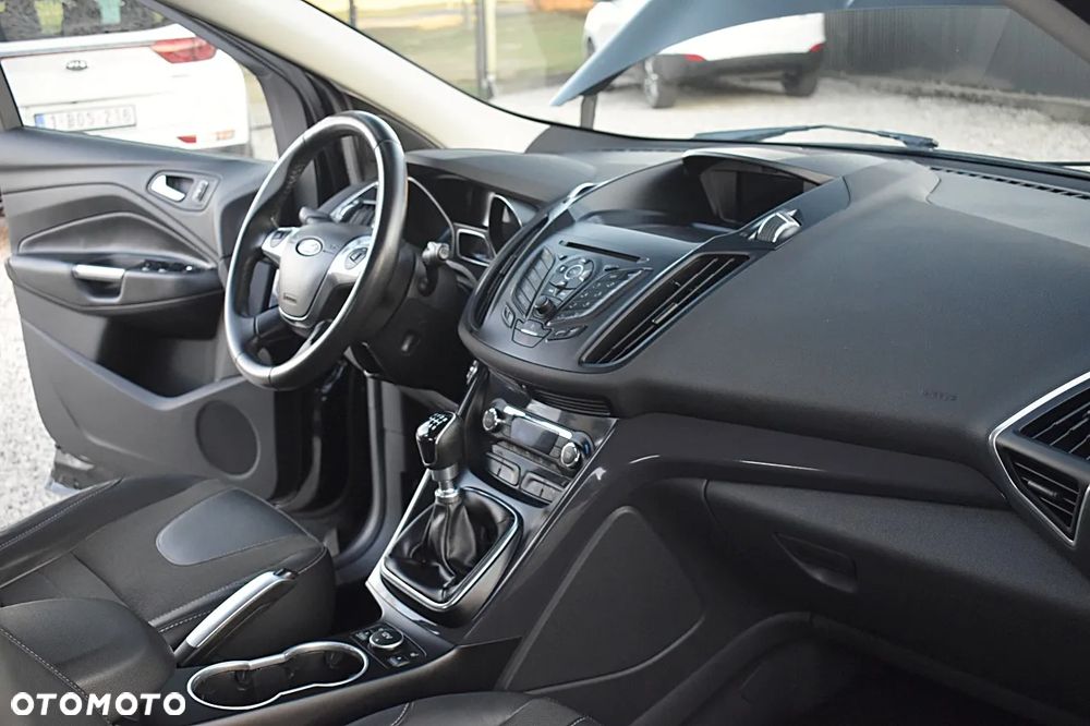 Ford Kuga 2.0 TDCi 2x4 Titanium - 23