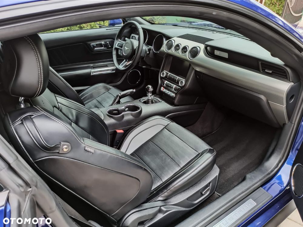 Ford Mustang 5.0 V8 GT - 14