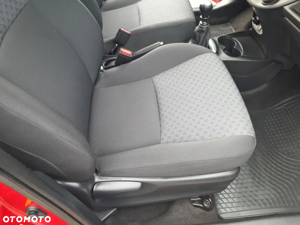 Toyota Yaris 1.33 Premium EU6 - 15
