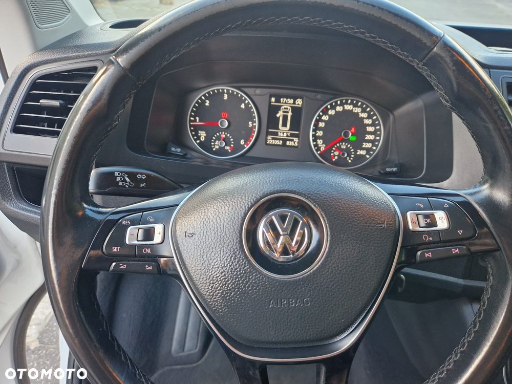 Volkswagen Multivan - 21