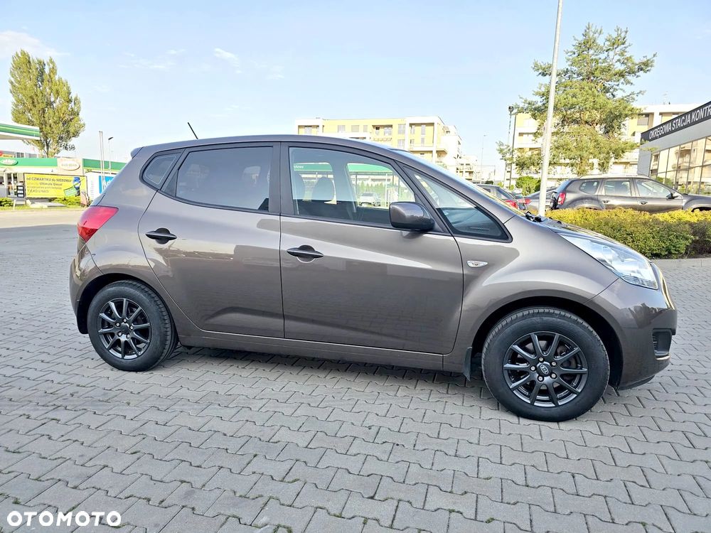 Kia Venga 1.6 CVVT Black Collection - 6