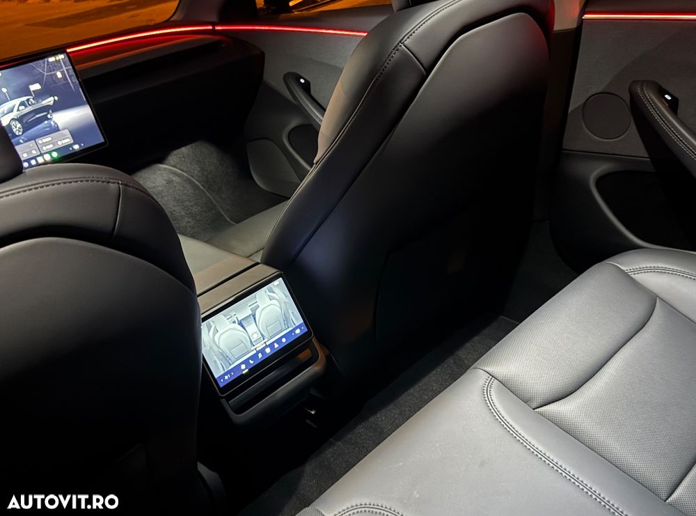 Tesla Model 3 - 16